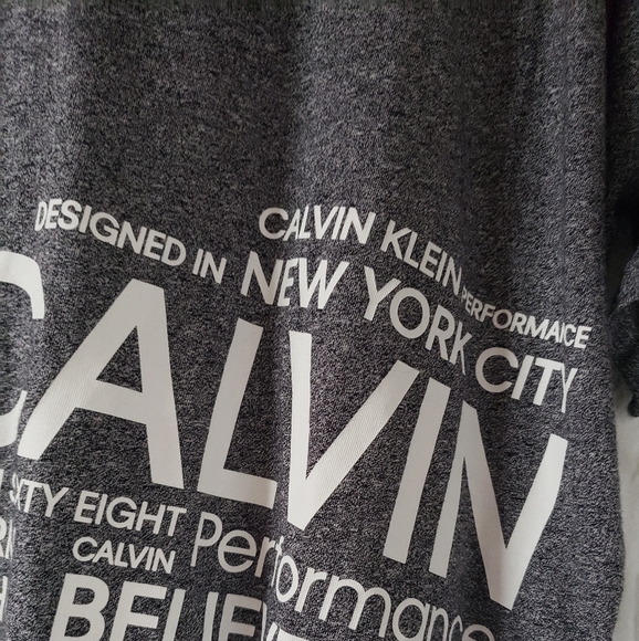 NEW!  Women | Calvin Klein Crop Top - Picture 4 of 5